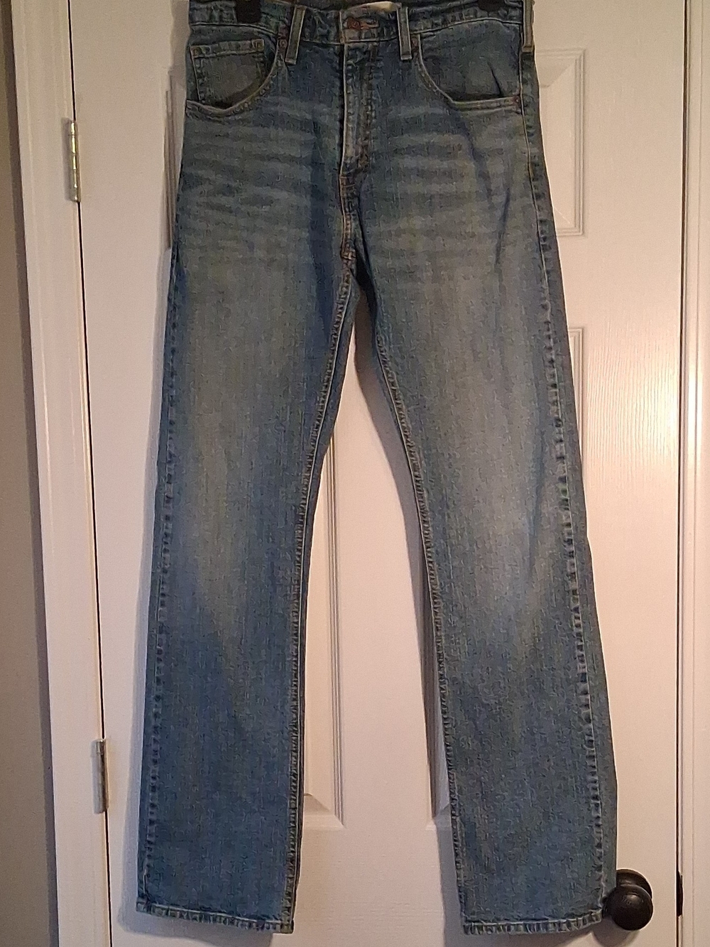 Signature by Levi Strauss Men's Light Blue Straight-Leg Jeans